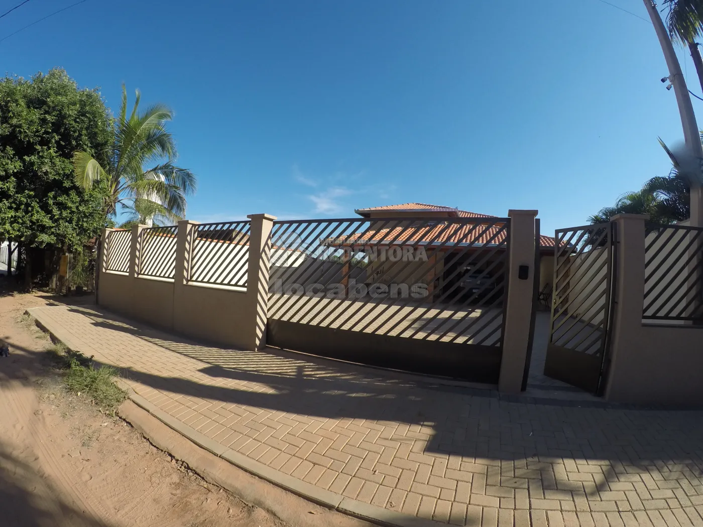 Chácara à venda com 3 quartos, 200m² - Foto 3