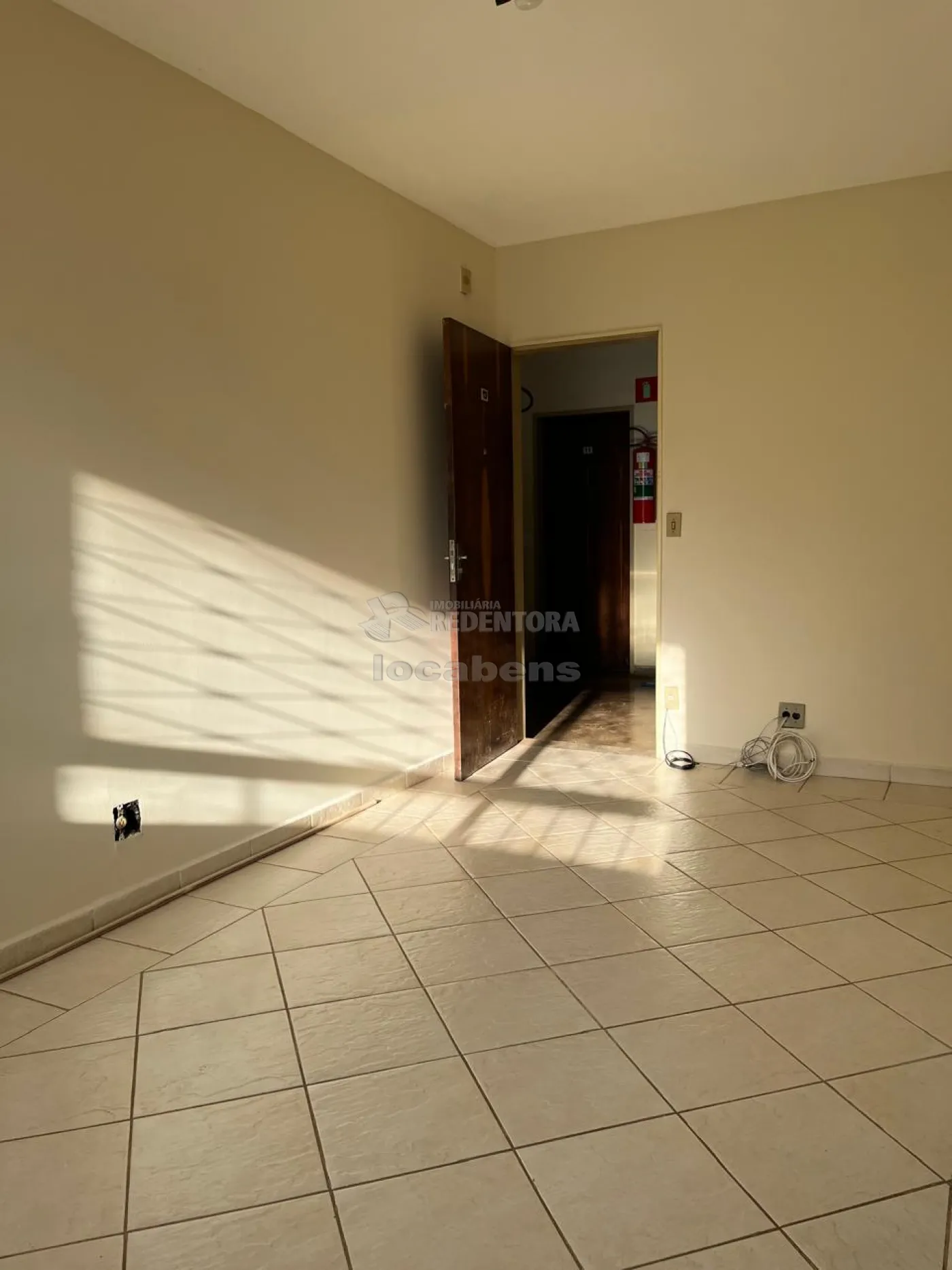 Apartamento à venda com 2 quartos, 60m² - Foto 3