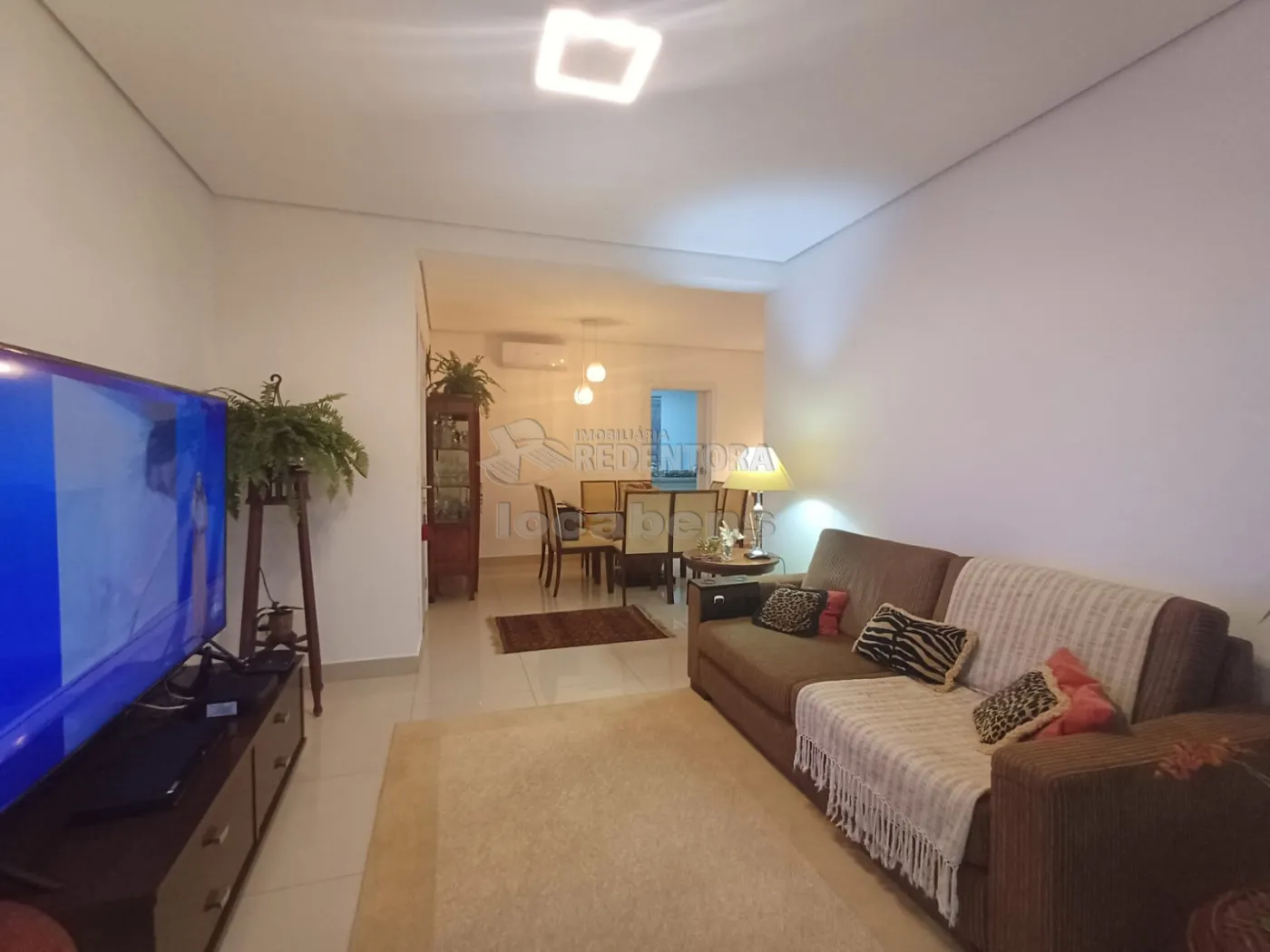 Apartamento à venda com 3 quartos, 131m² - Foto 2
