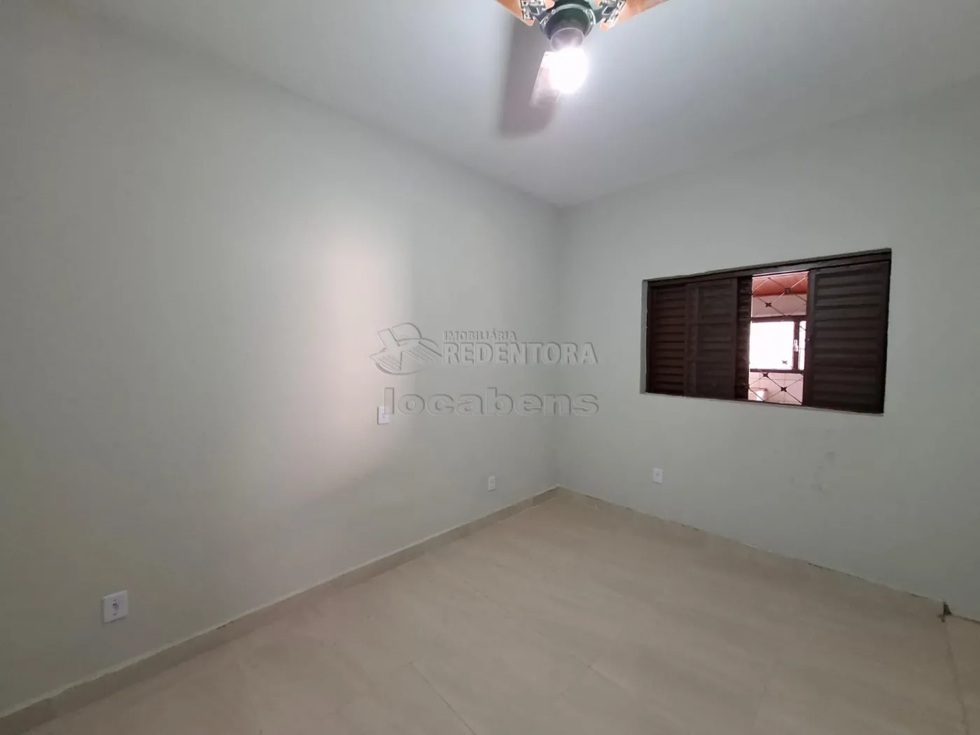 Alugar Casa / Padrão em São José do Rio Preto R$ 1.800,00 - Foto 9