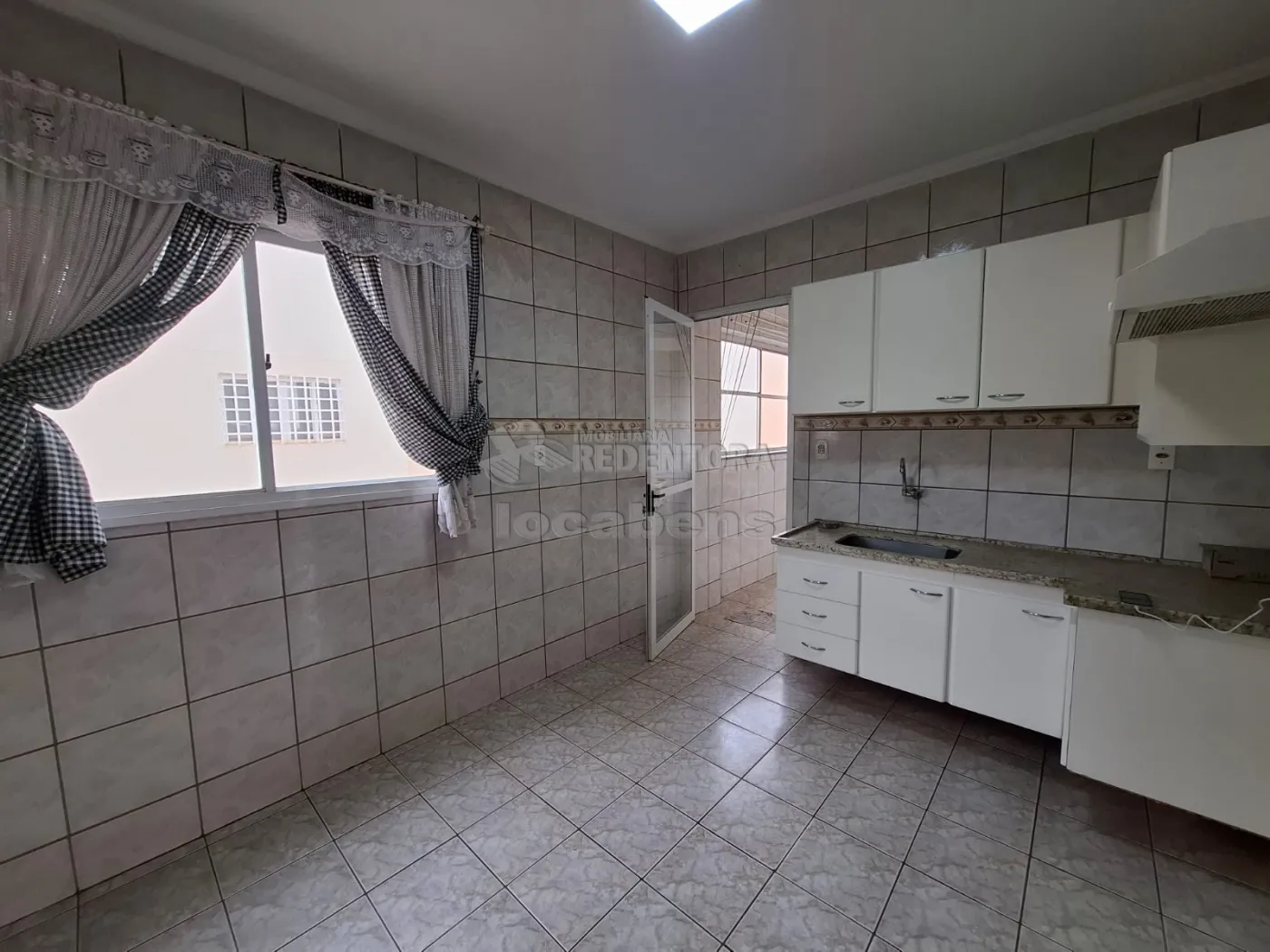 Alugar Apartamento / Padrão em São José do Rio Preto R$ 1.300,00 - Foto 4