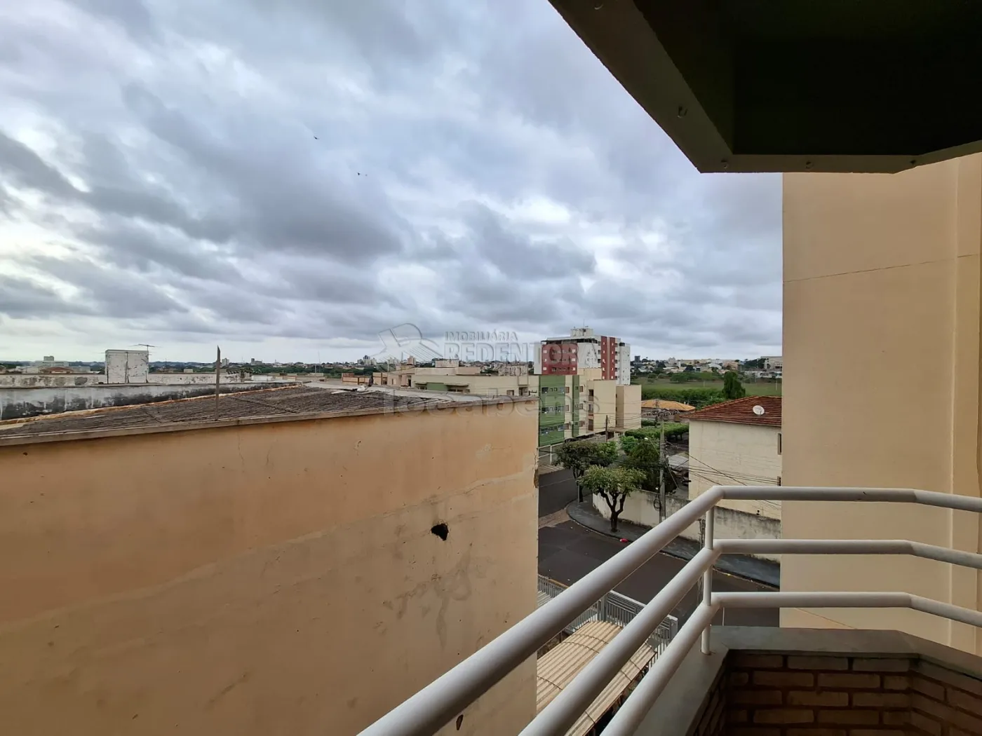 Alugar Apartamento / Padrão em São José do Rio Preto R$ 1.300,00 - Foto 2