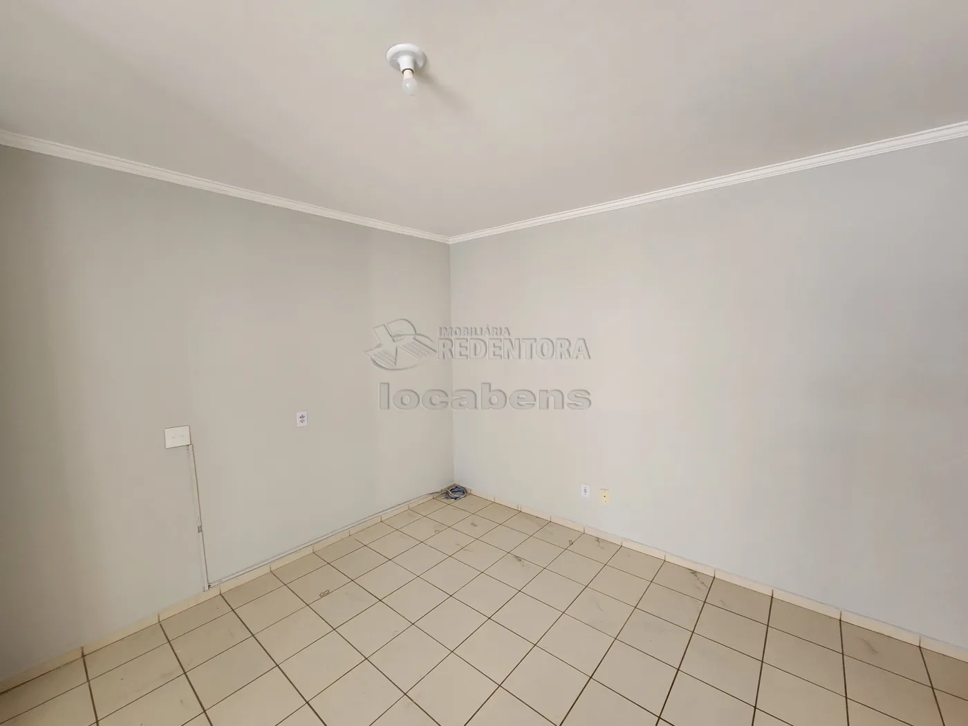 Alugar Apartamento / Padrão em São José do Rio Preto R$ 900,00 - Foto 1