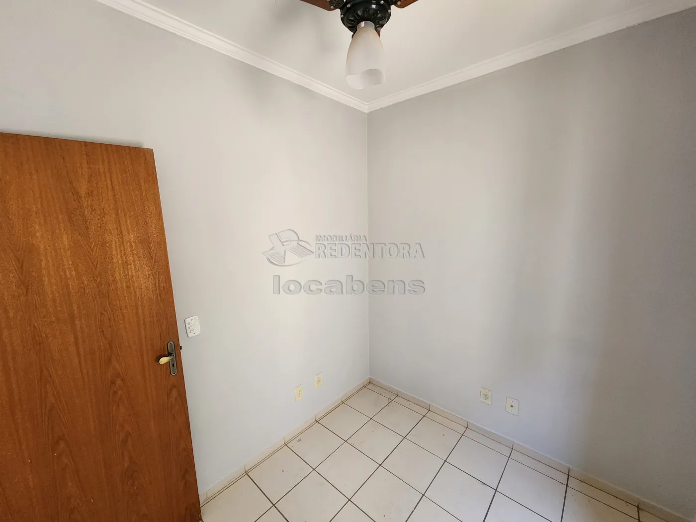 Alugar Apartamento / Padrão em São José do Rio Preto R$ 900,00 - Foto 6