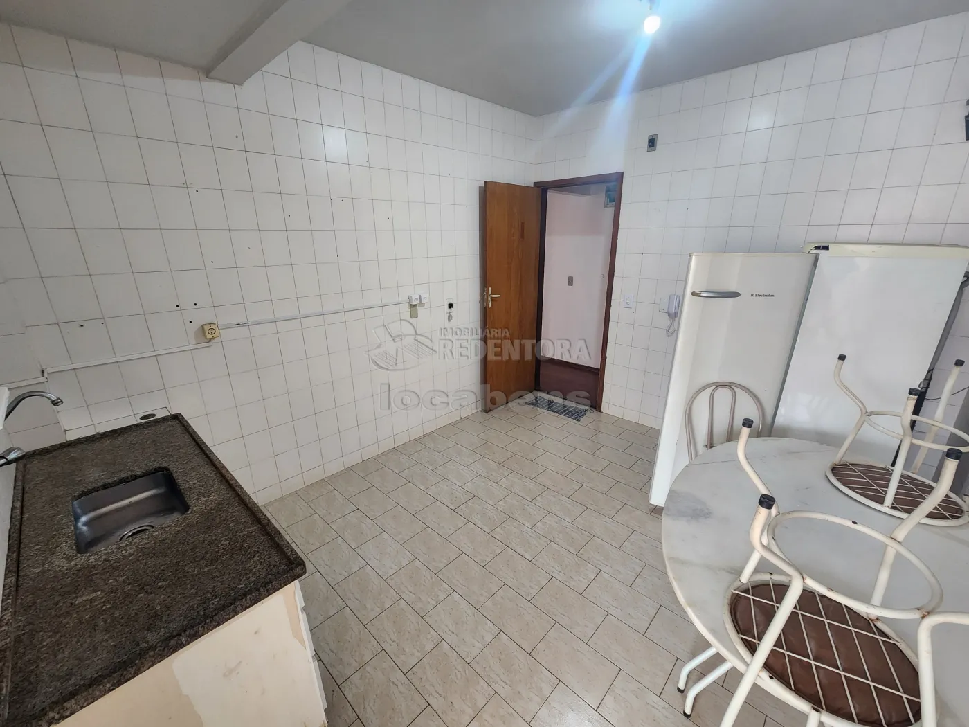 Alugar Apartamento / Padrão em São José do Rio Preto R$ 1.000,00 - Foto 4