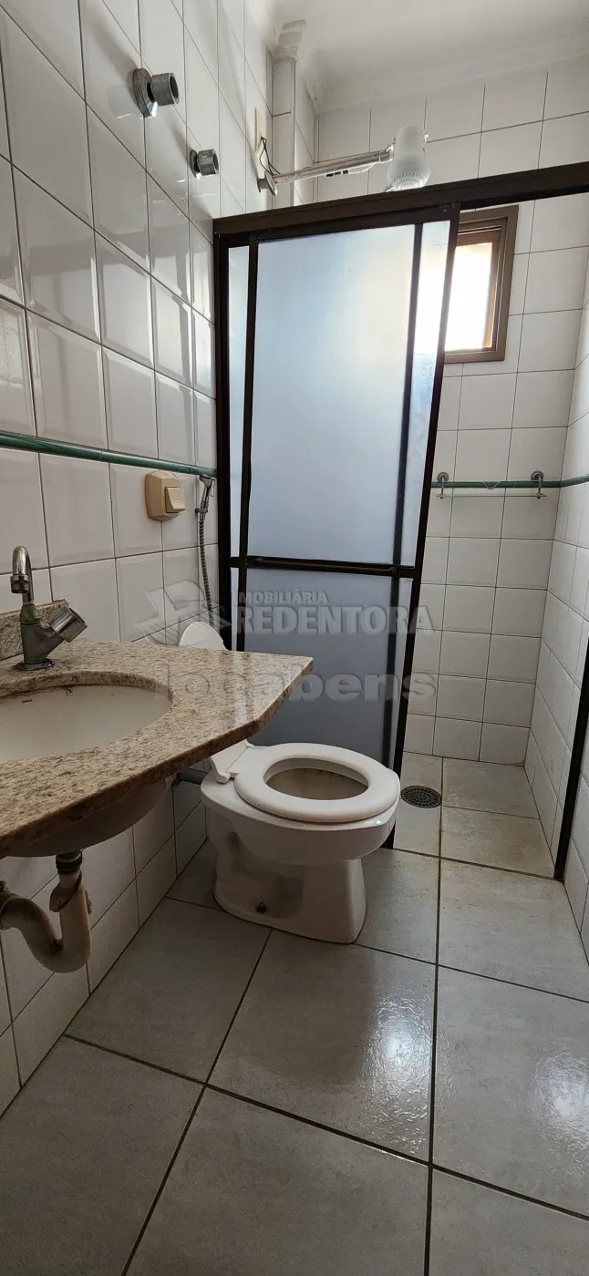 Alugar Apartamento / Padrão em São José do Rio Preto R$ 1.350,00 - Foto 3