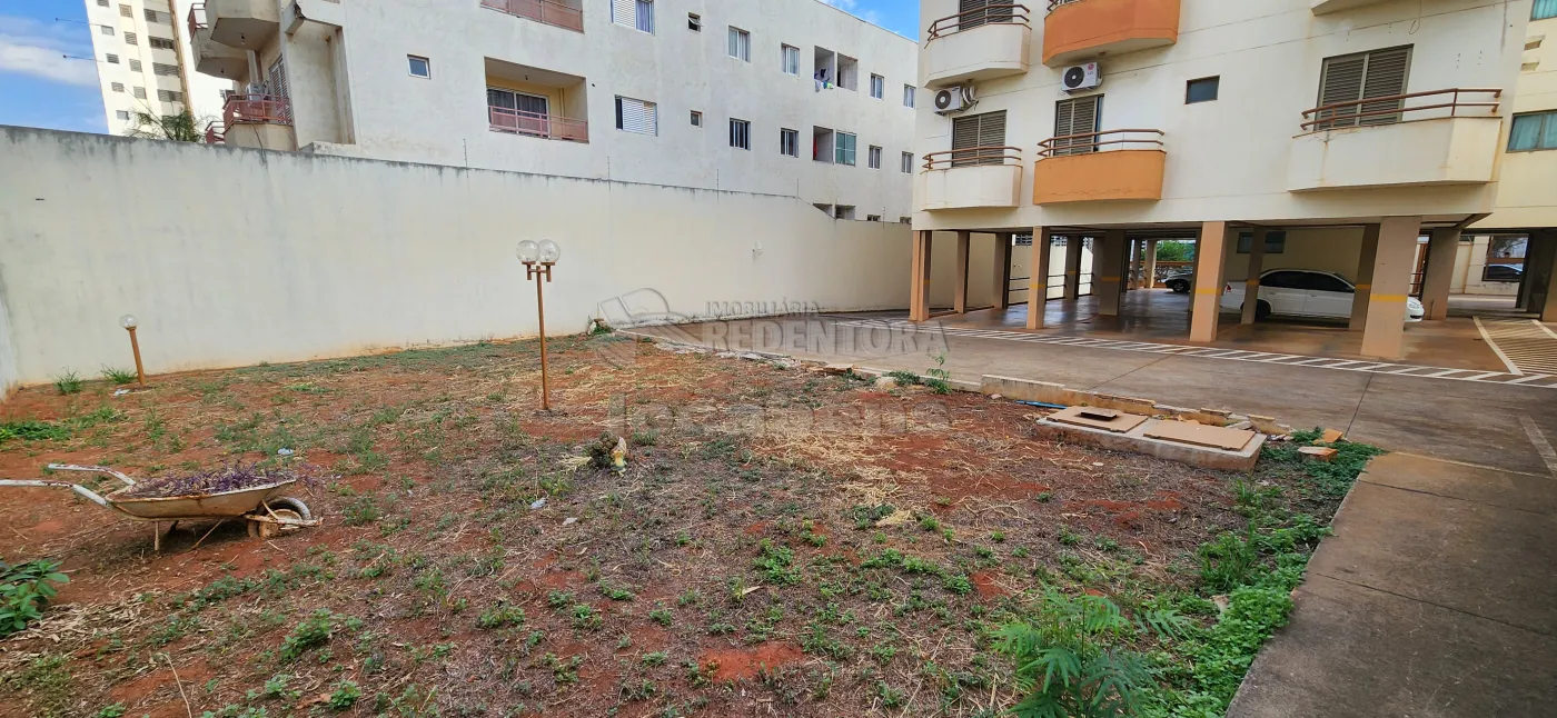 Alugar Apartamento / Padrão em São José do Rio Preto R$ 1.350,00 - Foto 15