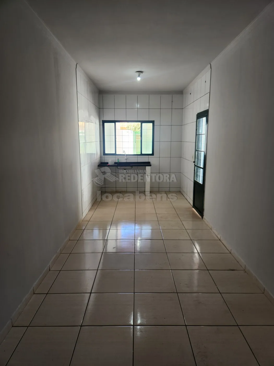 Casa para alugar com 2 quartos, 50m² - Foto 1