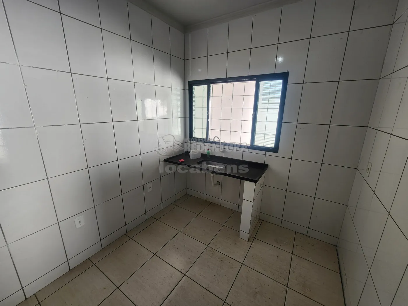 Casa para alugar com 2 quartos, 50m² - Foto 2