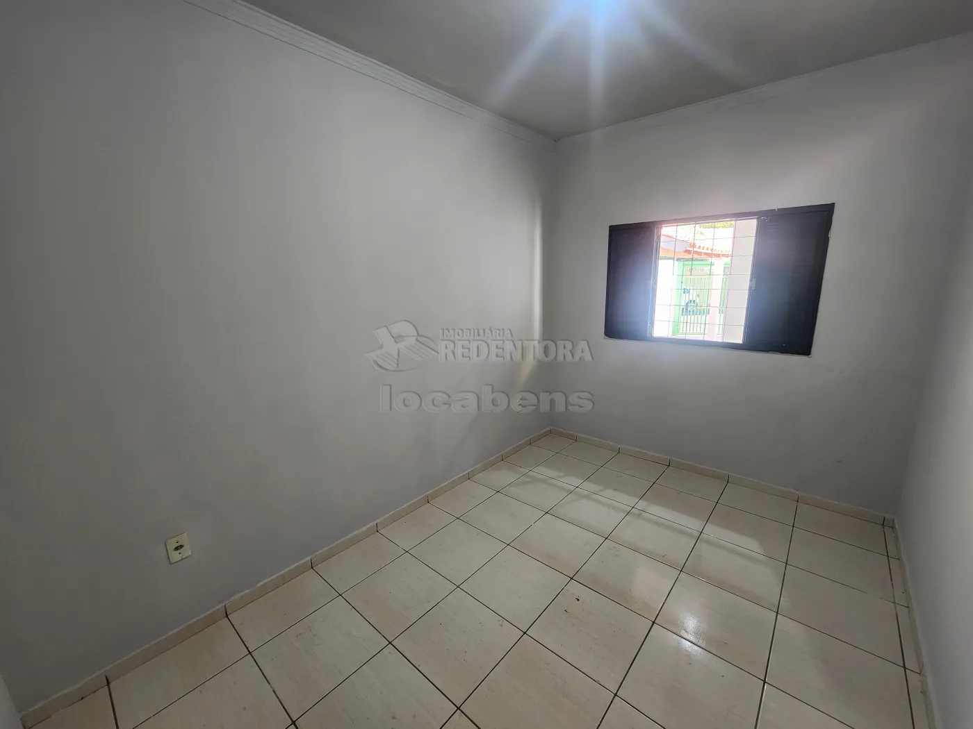 Casa para alugar com 2 quartos, 50m² - Foto 3