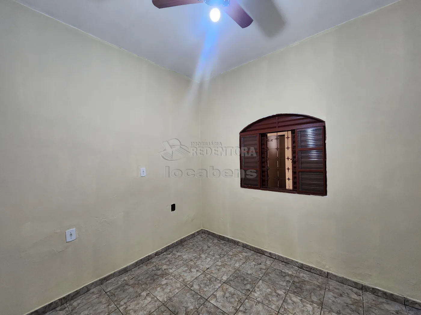 Casa para alugar com 2 quartos, 90m² - Foto 9