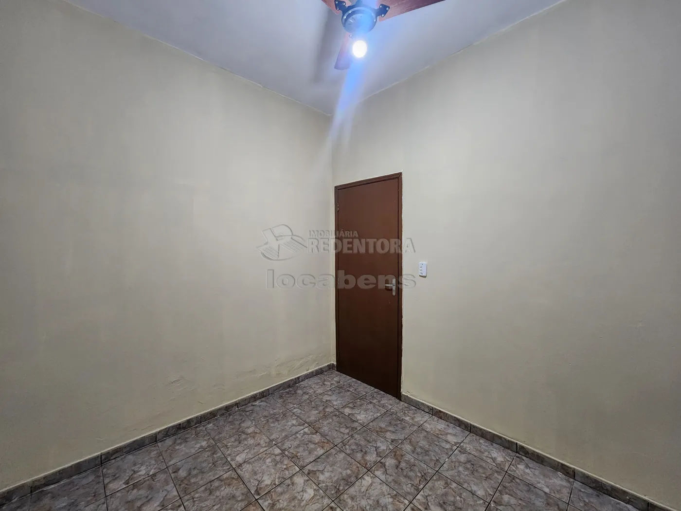 Casa para alugar com 2 quartos, 90m² - Foto 10