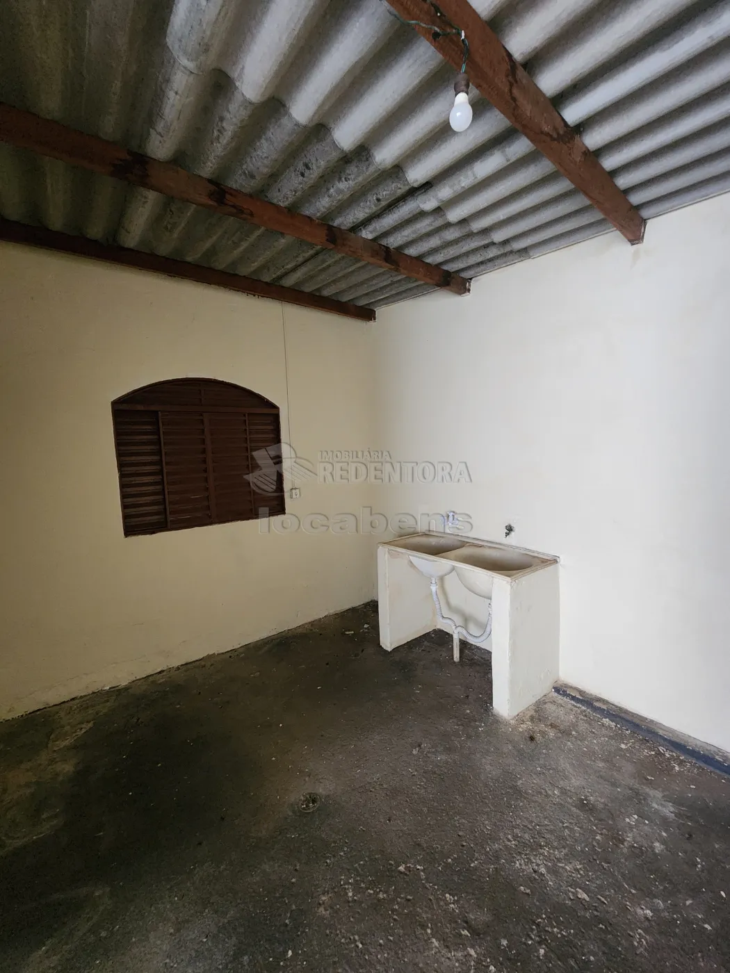 Casa para alugar com 2 quartos, 90m² - Foto 11