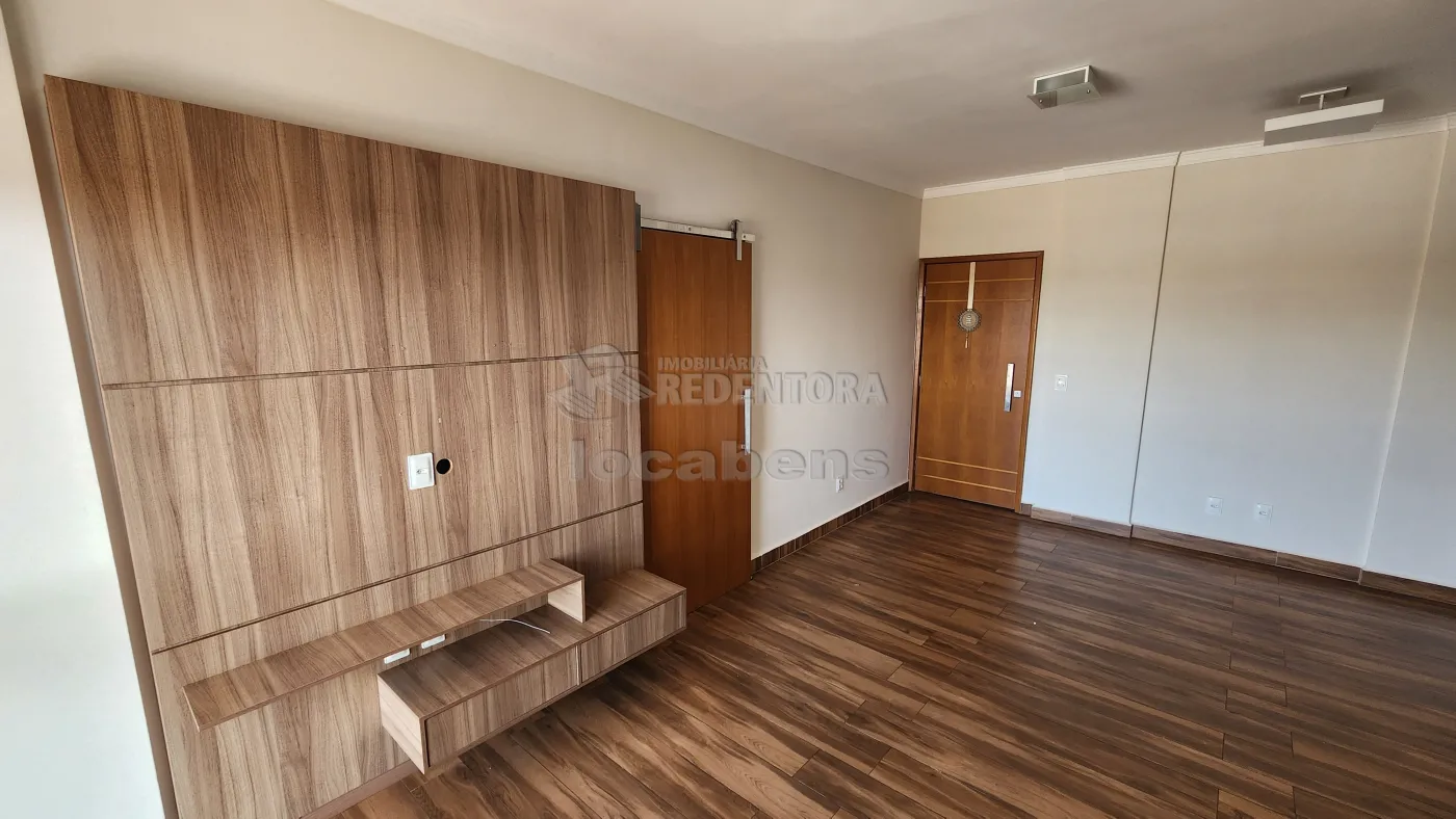 Apartamento para alugar com 3 quartos, 105m² - Foto 2