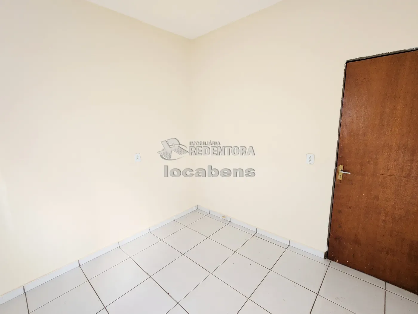 Alugar Casa / Padrão em São José do Rio Preto R$ 800,00 - Foto 8