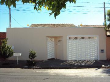 Alugar Casa / Padrão em São José do Rio Preto. apenas R$ 1.250,00