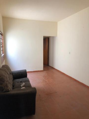 Alugar Casa / Padrão em São José do Rio Preto. apenas R$ 550,00