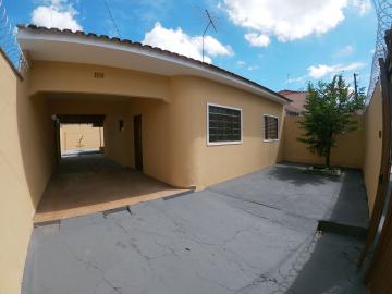 Alugar Casa / Padrão em São José do Rio Preto R$ 1.000,00 - Foto 1
