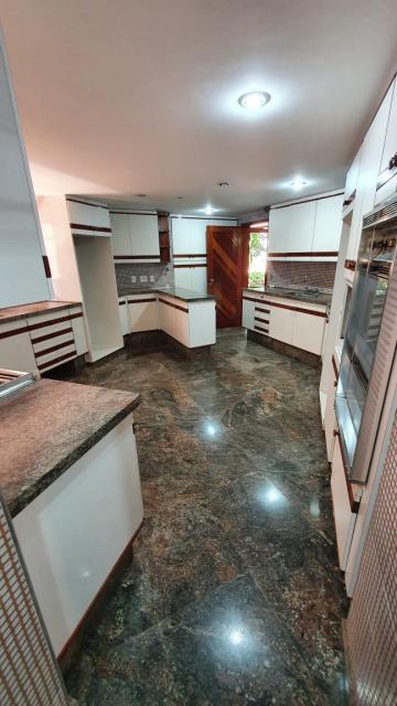 imagem 4 - Belíssimo sobrado com 5 suítes no Condominio Débora Cristina imagem 4 - Belíssimo sobrado com 5 suítes no Condominio Débora Cristina