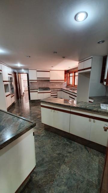 imagem 5 - Belíssimo sobrado com 5 suítes no Condominio Débora Cristina imagem 5 - Belíssimo sobrado com 5 suítes no Condominio Débora Cristina