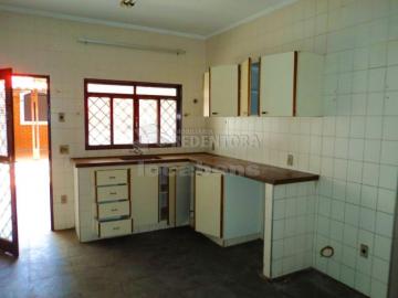 Alugar Casa / Padrão em São José do Rio Preto R$ 1.385,00 - Foto 5