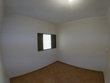 Alugar Casa / Padrão em São José do Rio Preto R$ 850,00 - Foto 9