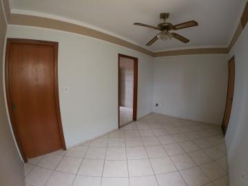 Alugar Apartamento / Padrão em São José do Rio Preto R$ 950,00 - Foto 2