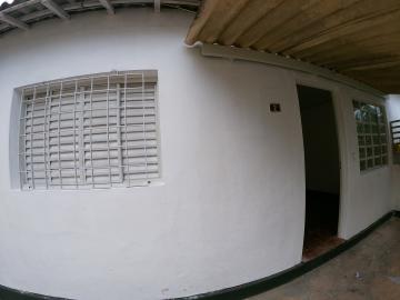 Alugar Casa / Padrão em São José do Rio Preto. apenas R$ 750,00