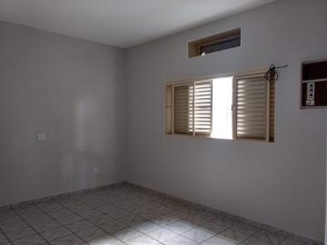 Alugar Casa / Padrão em São José do Rio Preto R$ 1.100,00 - Foto 2