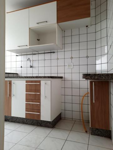 Comprar Apartamento / Padrão em São José do Rio Preto R$ 180.000,00 - Foto 3