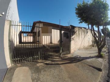 Alugar Casa / Padrão em São José do Rio Preto. apenas R$ 900,00