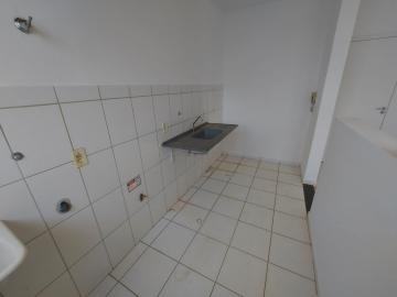 Alugar Apartamento / Padrão em São José do Rio Preto R$ 700,00 - Foto 3