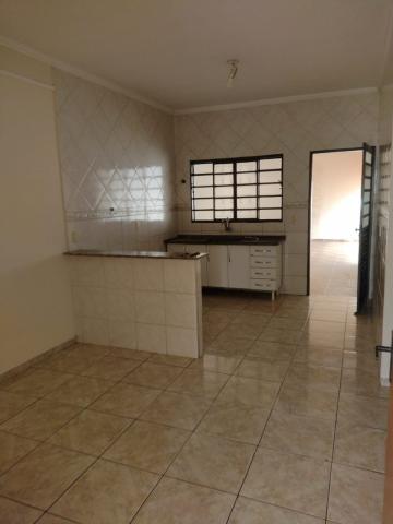 imagem 3 - ASTÚRIAS - Casa em bom local, com 3 dorms, sendo 1 apto, 3 vagas imagem 3 - ASTÚRIAS - Casa em bom local, com 3 dorms, sendo 1 apto, 3 vagas
