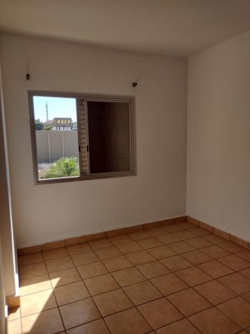 Alugar Apartamento / Padrão em São José do Rio Preto R$ 770,00 - Foto 9