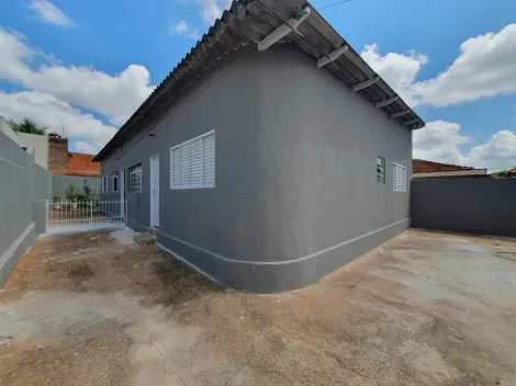 Alugar Casa / Padrão em São José do Rio Preto R$ 1.100,00 - Foto 1