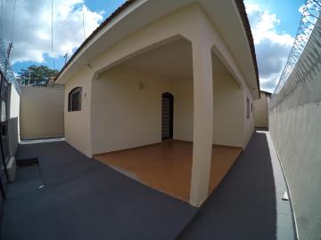 Alugar Casa / Padrão em São José do Rio Preto R$ 1.450,00 - Foto 1