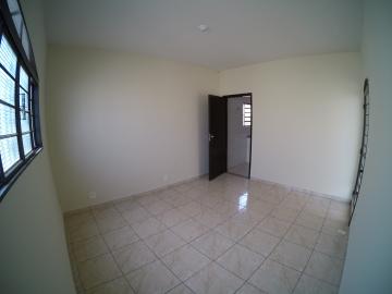 Alugar Casa / Padrão em São José do Rio Preto R$ 1.450,00 - Foto 3