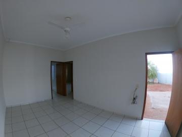 Alugar Casa / Padrão em São José do Rio Preto R$ 800,00 - Foto 4