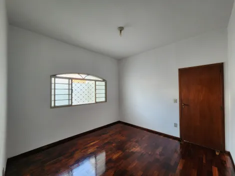 Alugar Casa / Padrão em São José do Rio Preto R$ 2.400,00 - Foto 3
