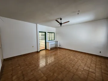 Alugar Casa / Padrão em São José do Rio Preto R$ 1.300,00 - Foto 4