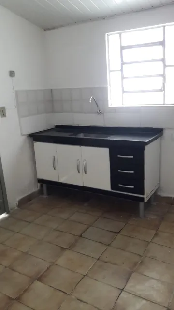 Alugar Casa / Padrão em São José do Rio Preto R$ 700,00 - Foto 4