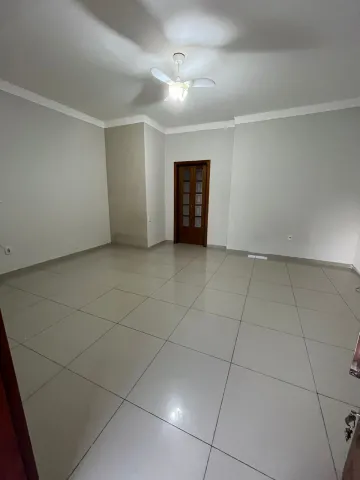Alugar Casa / Padrão em São José do Rio Preto R$ 2.100,00 - Foto 4
