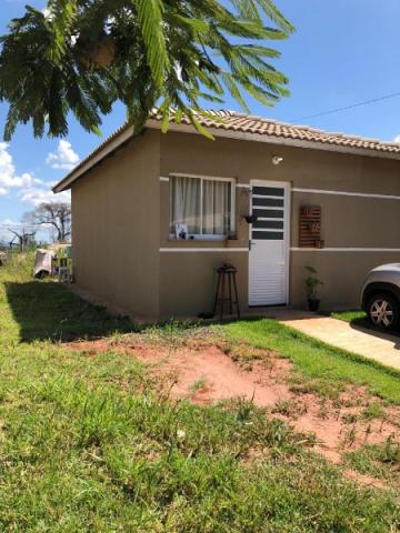 Casa com 2 dormitórios e 2 vagas no Jardim Orly – R$360.000,00