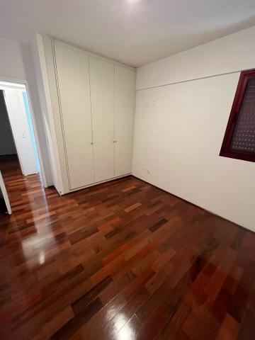 Alugar Apartamento / Padrão em São José do Rio Preto R$ 1.650,00 - Foto 4