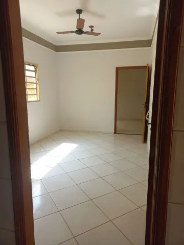 Comprar Casa / Padrão em Mirassol R$ 500.000,00 - Foto 2