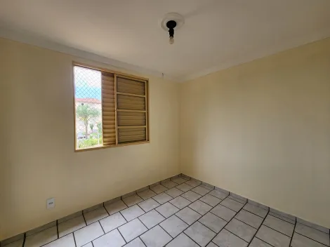 Alugar Apartamento / Padrão em São José do Rio Preto R$ 720,00 - Foto 4