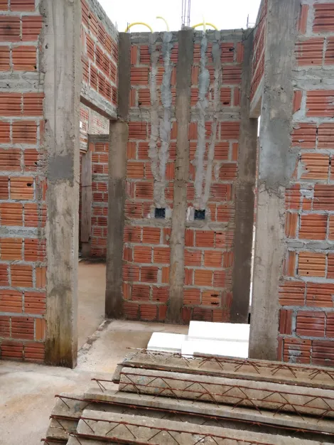 imagem 3 - Colina Azul - Casa em construção, para entregar no estado, 2 dorms aptos, sala, coz, 3 wcs, garagens, despensa. imagem 3 - Colina Azul - Casa em construção, para entregar no estado, 2 dorms aptos, sala, coz, 3 wcs, garagens, despensa.