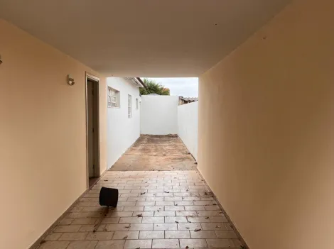 Alugar Casa / Padrão em São José do Rio Preto. apenas R$ 1.100,00