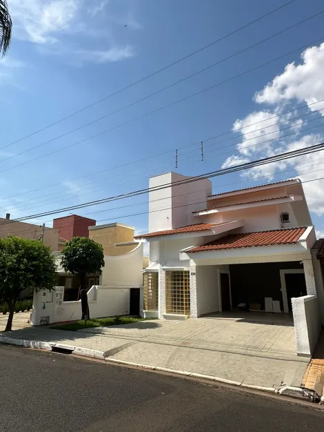 Alugar Casa / Condomínio em São José do Rio Preto. apenas R$ 4.000,00