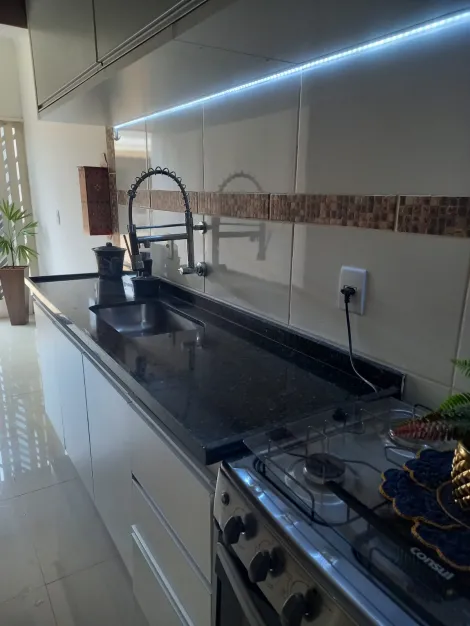Comprar Casa / Padrão em São José do Rio Preto R$ 630.000,00 - Foto 3